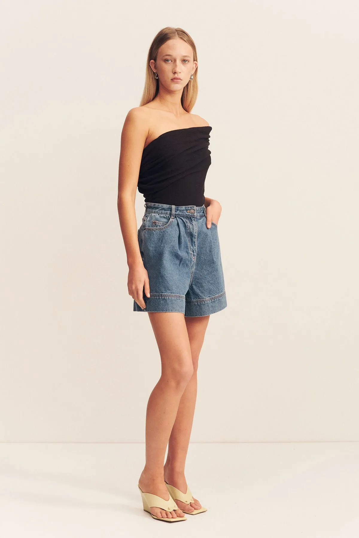 BEAU ONE SHOULDER TOP - BLACK