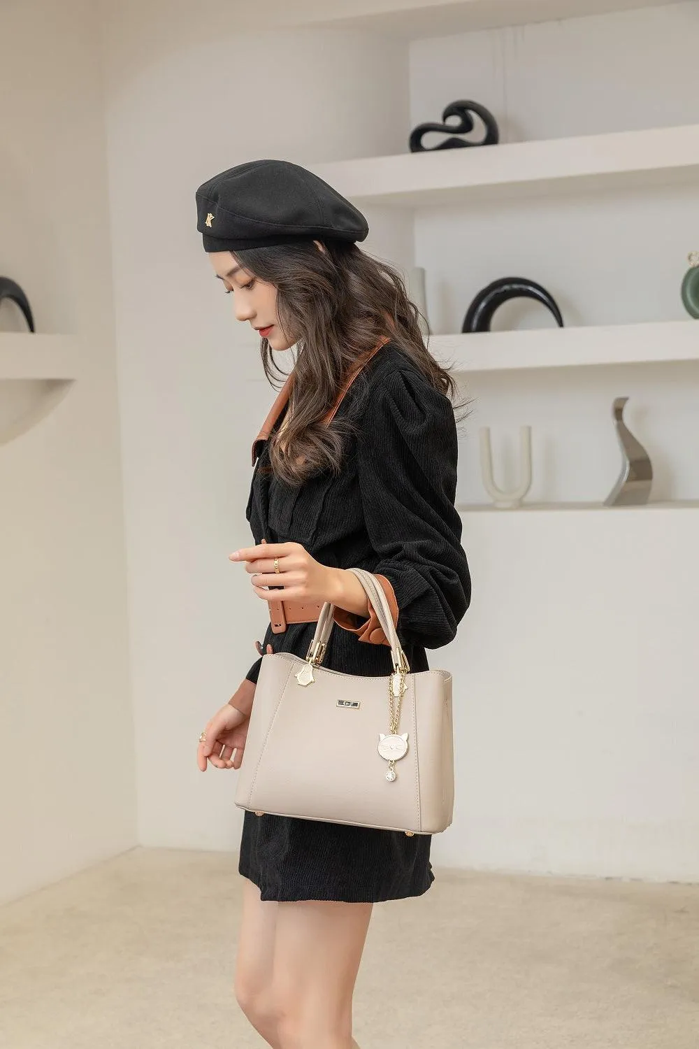 En-ji Hyoju Handbag - Black