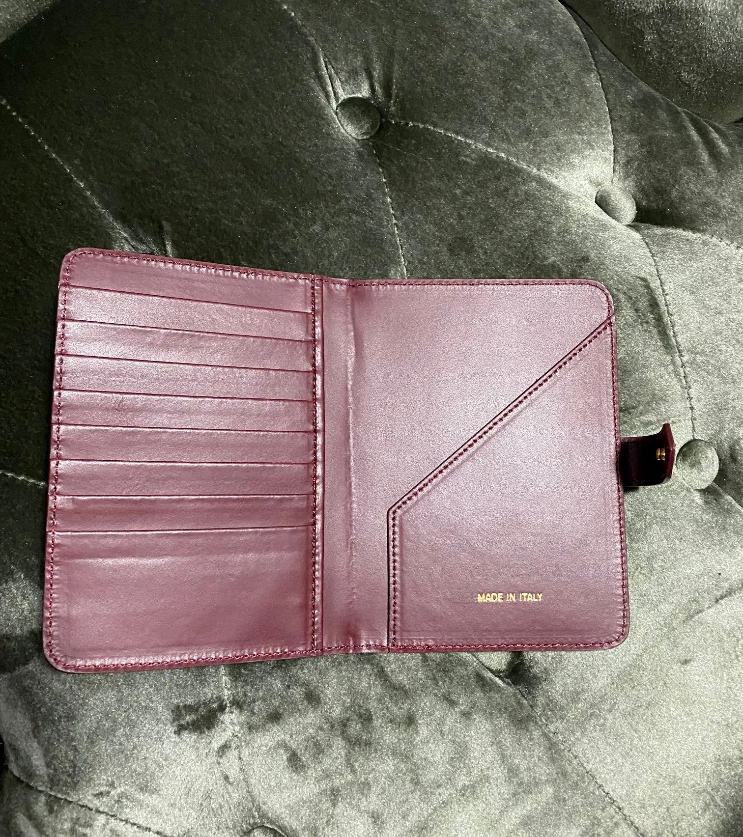 Sydney Leather Passport Holder in Bordeaux Burgundy